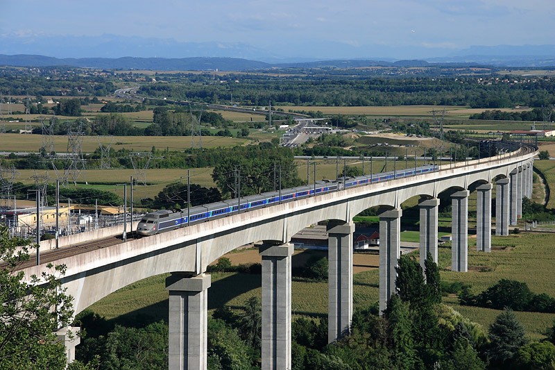 UM TGV PSE.JPG